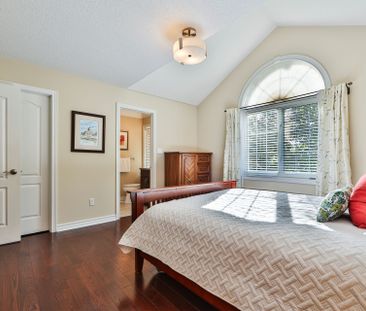 For Lease - 2435 Valley Forest Way, Oakville, Ontario - Photo 2