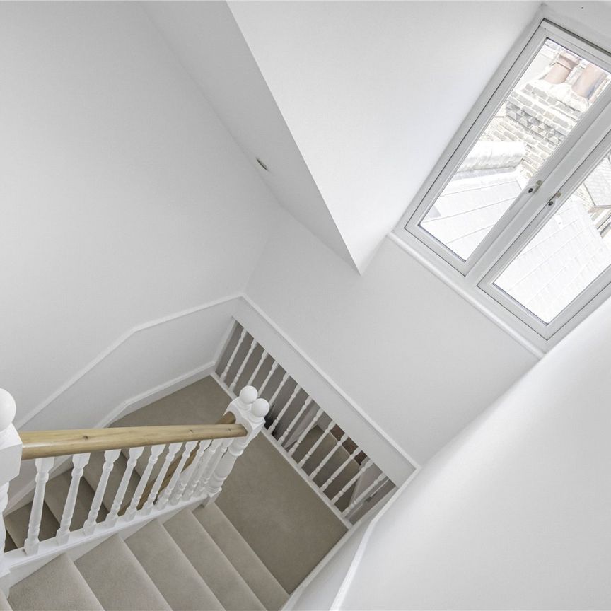Mandalay Road, London, SW4 - Photo 1