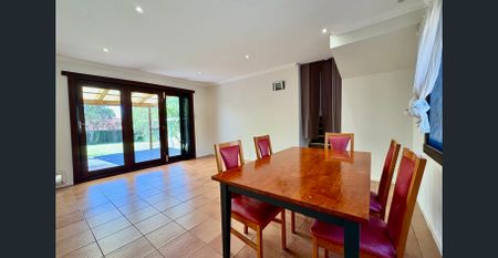 Walk to Eastwood Station – Full-Brick 4 Bedroom Home - Photo 2