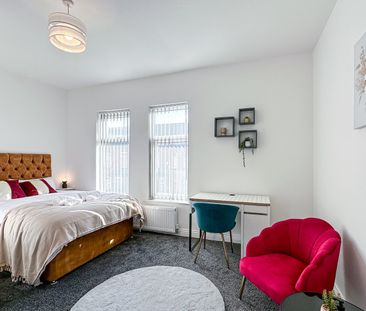 Room in a Shared House, Ashfield Road, M13 - Photo 6