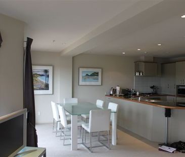 MARINE PARADE, MOUNT MAUNGANUI (3 bedrooms) - Photo 2
