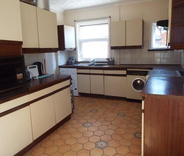 4 bedroom detached house to rent - Photo 4