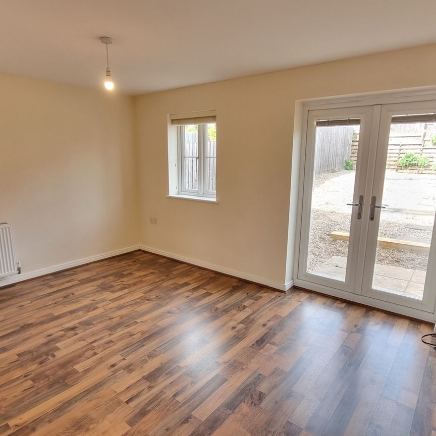 Long Meadow Way, Birstall, LE4 - Photo 1