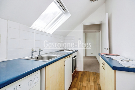 York Road, Guildford GU1 - Photo 2