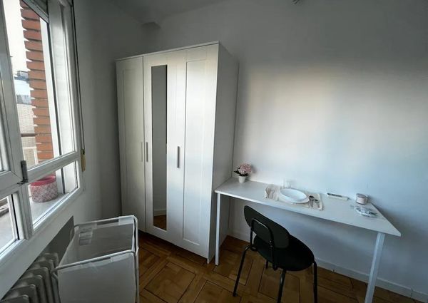 Calle de la Infanta Mercedes, Madrid, Community of Madrid 28020