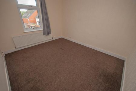 2 bedroom end of terrace house to rent - Photo 3
