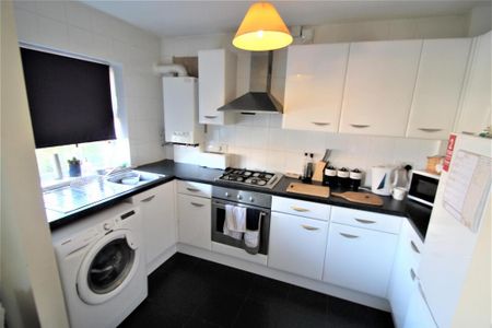 2 bedroom apartment to rent - Photo 4