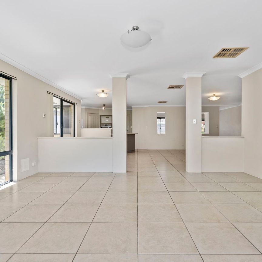 20 Scarab Court, Halls Head. - Photo 1