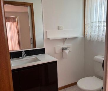 3 BEDROOM HOME + STUDY - Photo 4