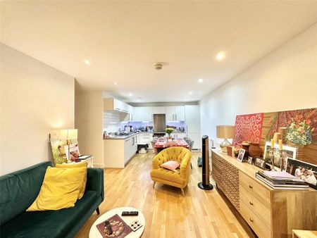 2 bedroom apartment to rent - Photo 3