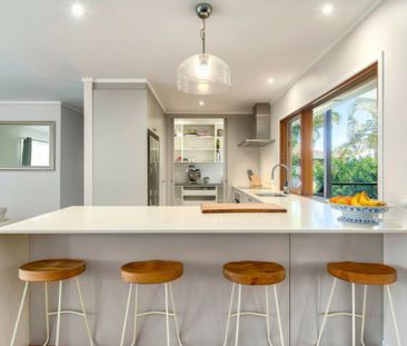 BEAUTIFUL THREE BEDROOM HOME IN THE KEDRON SCHOOL CATCHMENTS!! - Photo 6