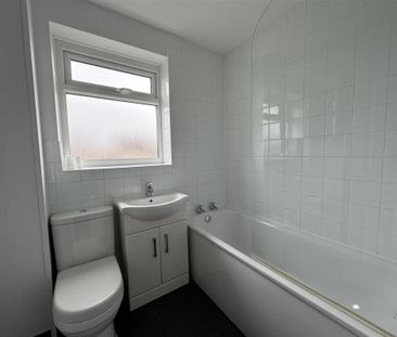 3 bedroom terraced house to rent - Photo 6