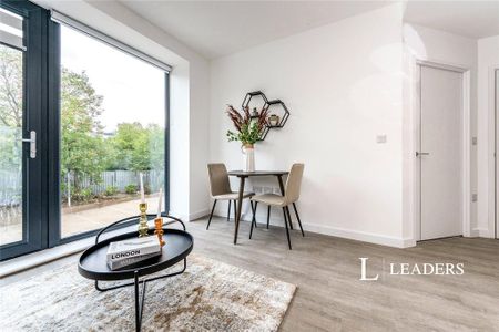 1 bedroom flat to rent - Photo 2