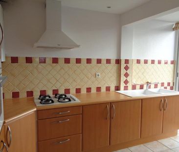Location Appartement 4 pièces 76m² DRAGUIGNAN 83300 - Photo 5