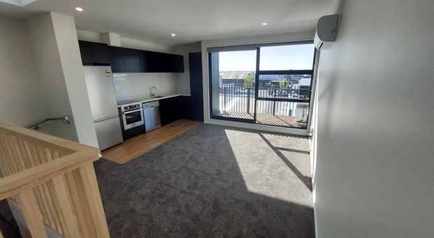 Convenient Location - Photo 1