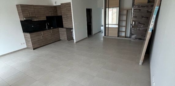 Location Appartement 2 pièces 53m² - Photo 2