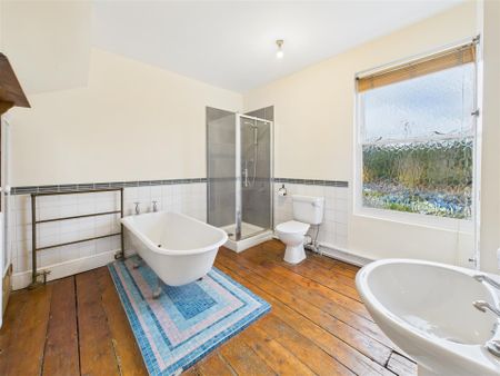 2 bedroom Terraced House to rent - Photo 4