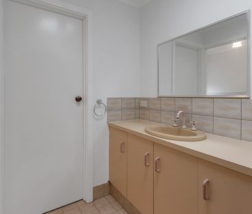 4 Lochhead Court, Wynn Vale SA 5127 - House For Rent | Domain - Photo 2