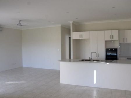 13C Wilton Drive, East Maitland NSW 2323 - Photo 3