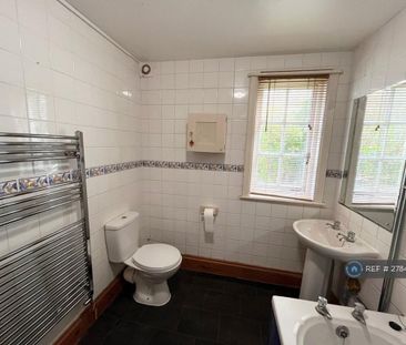 3 bedroom terraced house to rent - Photo 2