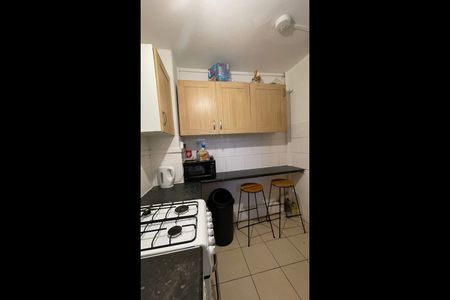 Room in a Shared Flat, Chicksand House, E1 - Photo 4