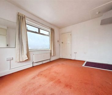 Central Avenue, Hounslow, TW3 2RQ - Photo 5