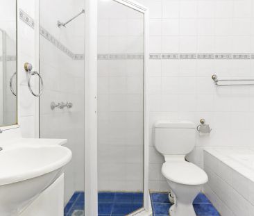 Dual level top floor apartment - East aspect - Photo 6