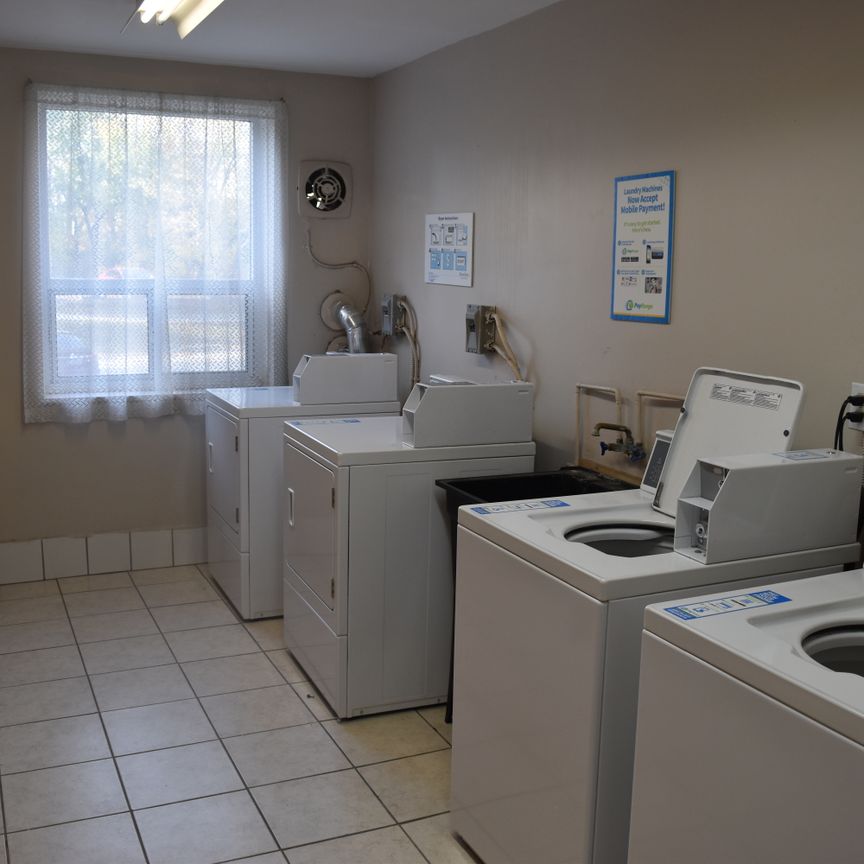 390 Guelph Line - Photo 2