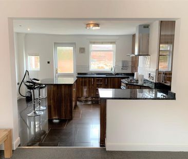 2 bedroom end of terrace house to rent - Photo 5