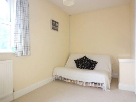 2 bedroom terraced house to rent - Photo 4