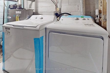 For Lease - 840 Davenport Road, Toronto, Ontario - Photo 4