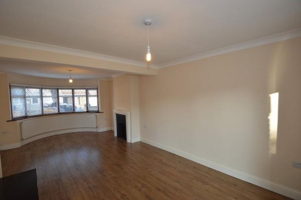 3 bedroom semi-detached house to rent - Photo 1