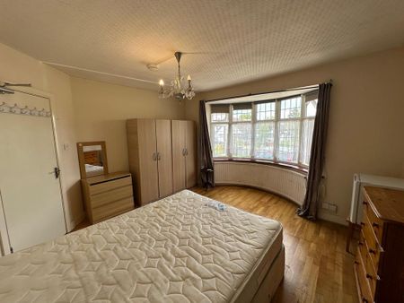 1 bedroom in a house share to rent - Photo 4