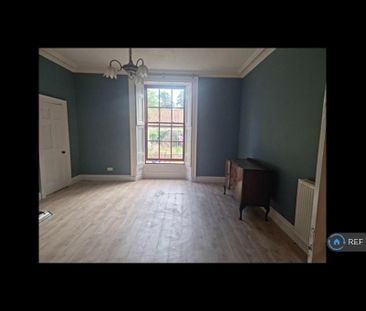 3 bedroom flat to rent - Photo 3