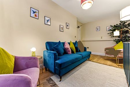 5 Bed Terraced House, Cassland Road, E9 - Photo 2