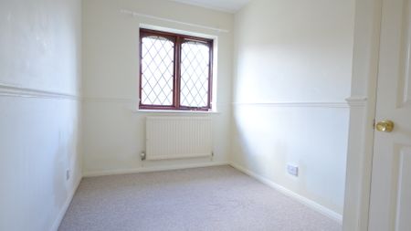 2 bedroom terraced to rent - Photo 2