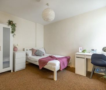 7 bedroom flat to rent - Photo 5