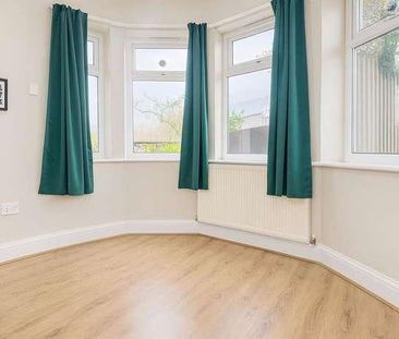 Flat, Elmdene Road, London, SE18 - Photo 2