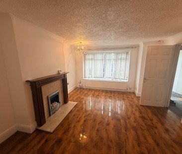 4 bedroom semi-detached house to rent - Photo 1