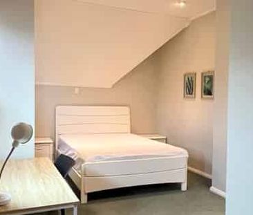 Fully Furnished Ensuite room on Pitt Street - Photo 3