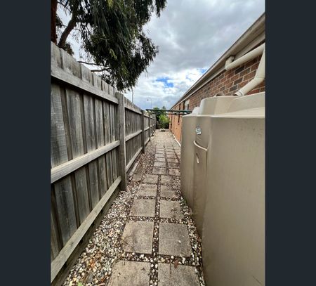 53 Kingdom Drive, Cranbourne, Vic 3977 - Photo 2