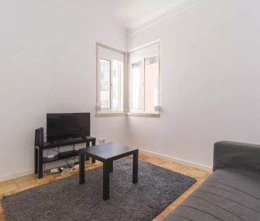 Rooms for rent in 4-bedroom apartment in São Domingos De Benfica - Photo 6