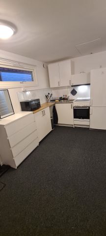 Ekorrvägen, Märsta - Photo 2