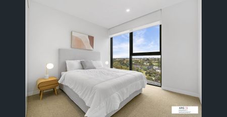 Expansive FURNISHED 2 bedroom & 2 bathroom apartment in the heart of Maribyrnong - Photo 4