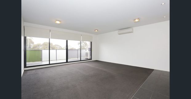 Spacious 2-Bedroom Apartment with Balcony & Parking - Photo 1