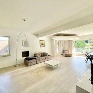 Appartement te huur in Ukkel voor € 3.210 met 3 slaapkamers - Photo 2