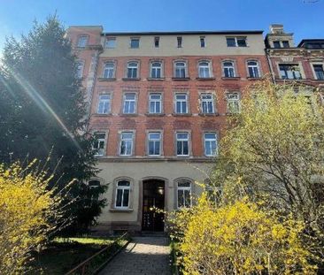 ***helle geräumige 4-Raum-Wohnung im Obergeschoss - Photo 1