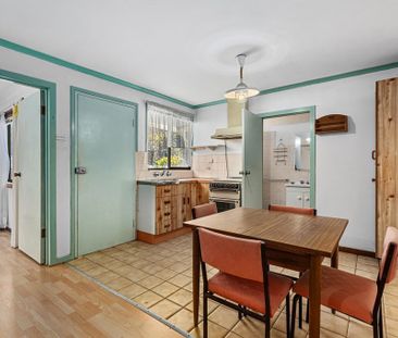 Full Brick Home & Granny Flat in Hurstville Public School Catchment - Photo 3