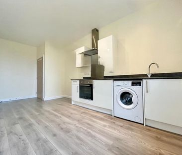 1 bedroom Flat To Let Total Size: 593 SQ FT - Photo 3