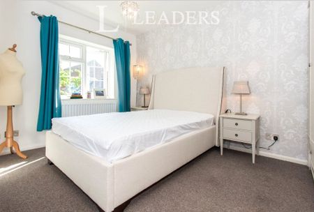 3 bedroom house to rent Hulatt Road, Cambridge, Cambridgeshire, CB1 - Photo 3